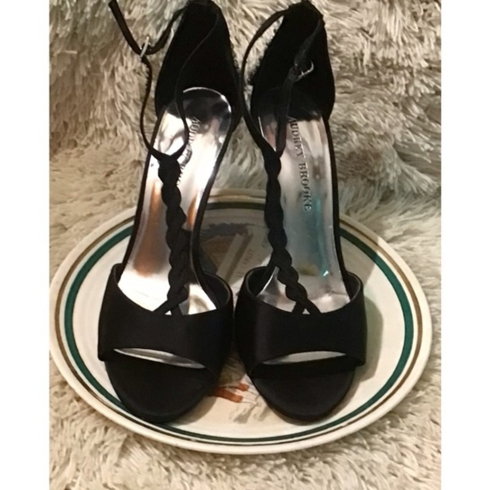 BLACK Audrey Brooke SHOES FLASH SALE 🎉🎉🎉